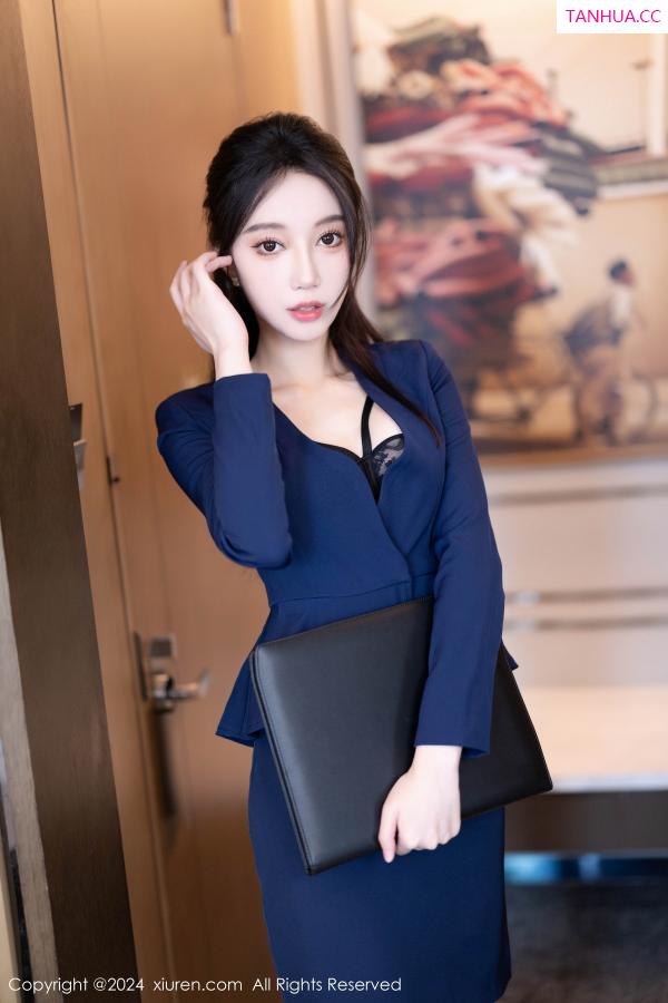 玥儿玥  [XiuRen]高清写真图 2024.06.07 No.8669 玥儿玥 哈尔滨旅拍第7张图片